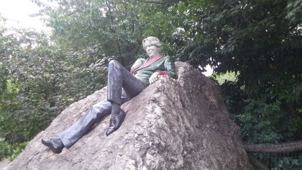 Oscar Wilde Statue, Dublin, Ireland, places to visit in Dublin