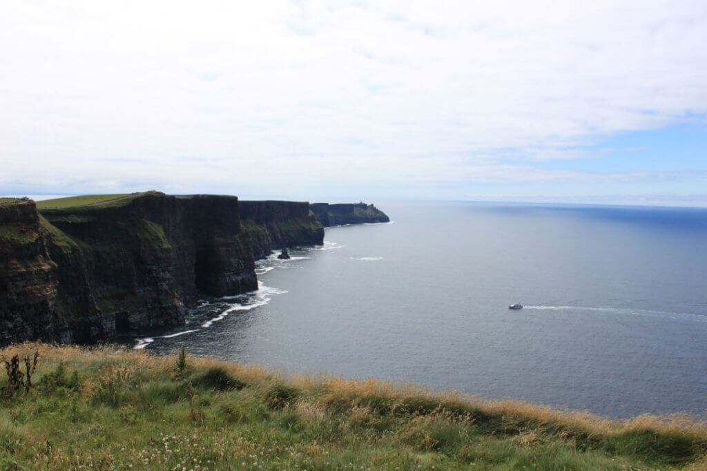 Cliffs of Moher, travelling, cliffs, landscapes, Ireland, Places to visit in Ireland
