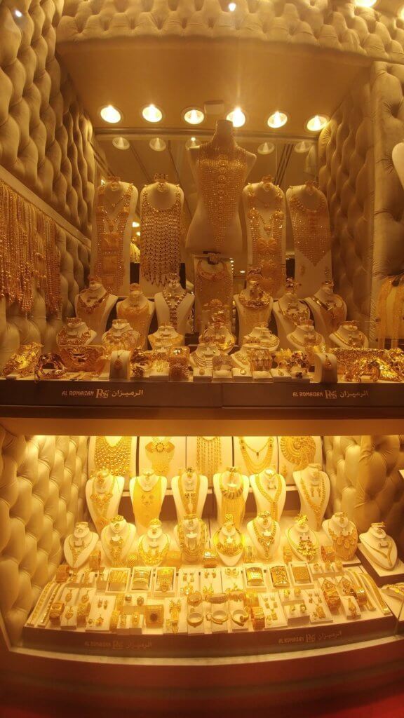 Gold souk, old Dubai, jewelry, necklace 