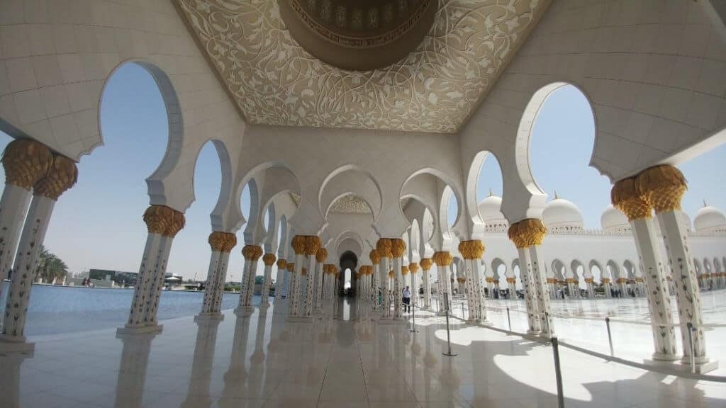 The beautiful columns of Sheikh Zayed Grand Mosque
