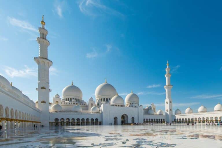 Abu Dhabi: Sheikh Zayed Grand Mosque, Louvre & Heritage Village