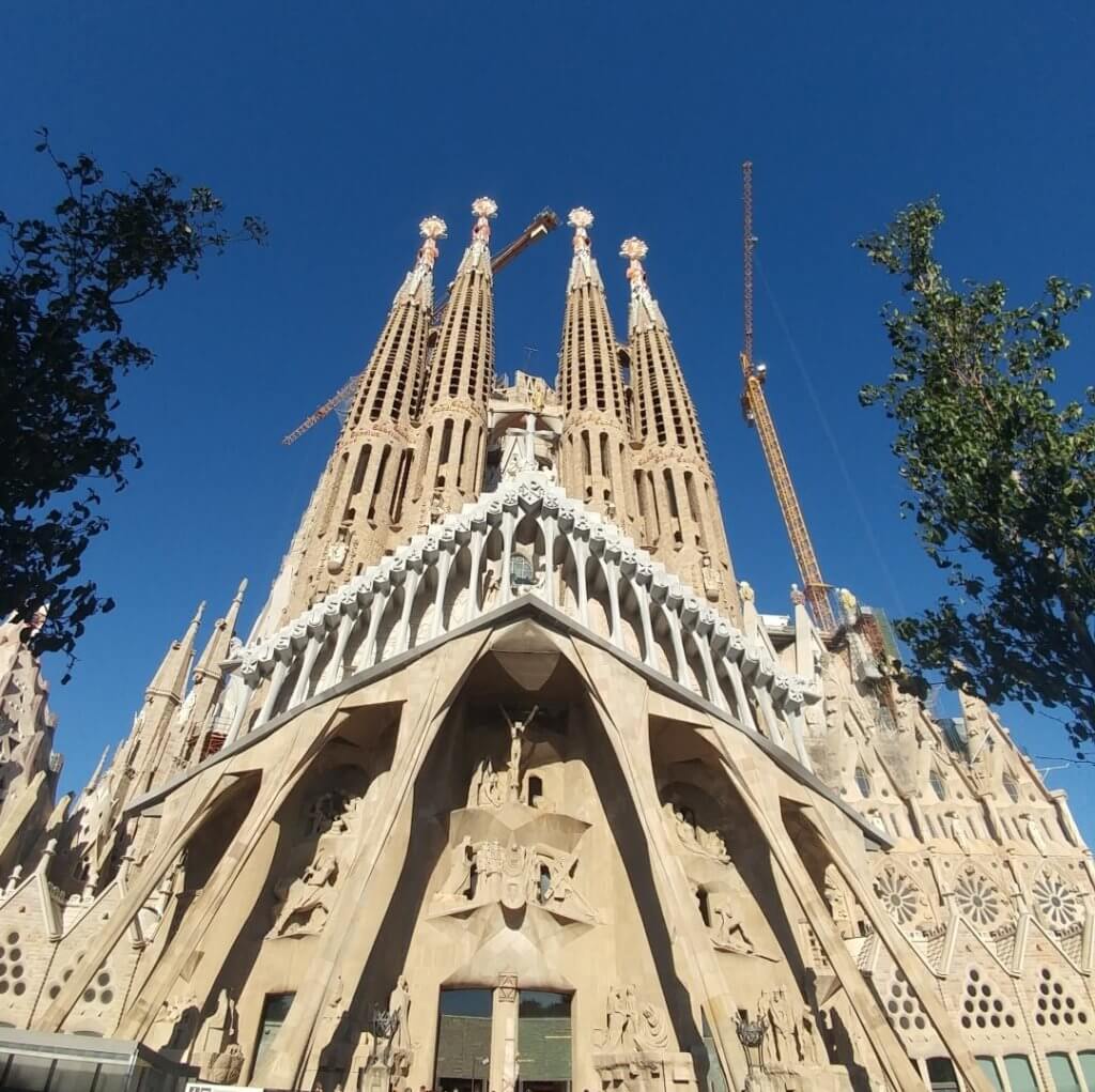 towers, Gaudi, Barcelona, visiting la Sagrada Familia tips