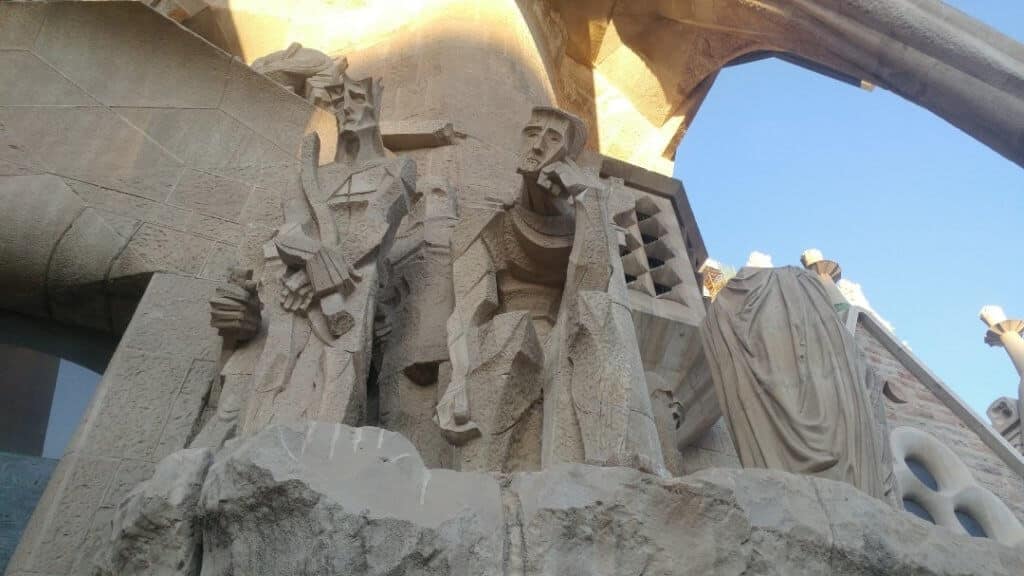 Passion Facade, stone statues, Barcelona, church 