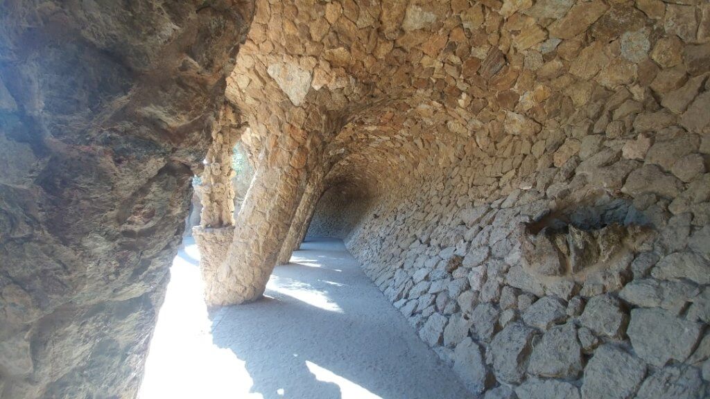 Portico of the Washerwoman, stones, Park Guell, What to do in Park Guell 