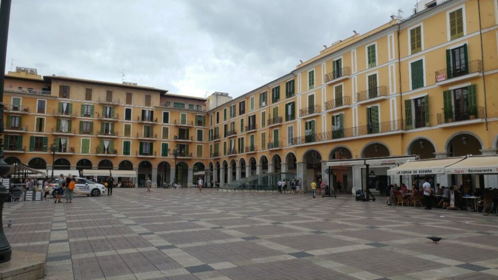 Visiting Plaza Mayor is one of the things to do in Palma, town square, What to do in Palma de Mallorca 