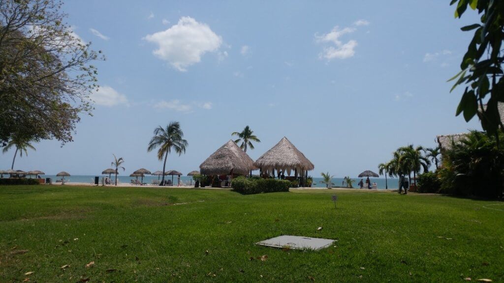 massage, huts, beach, relaxation, all-inclusive resort in Panama