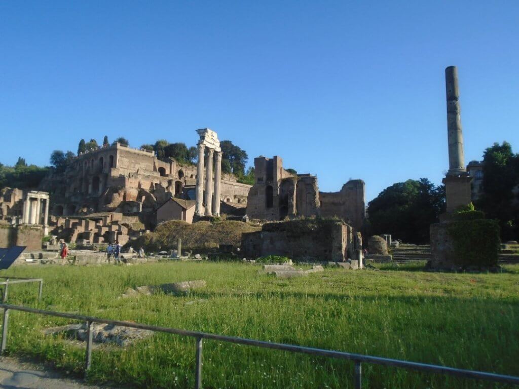 temple, ruins, Roman Forum is one of things you must see in Rome