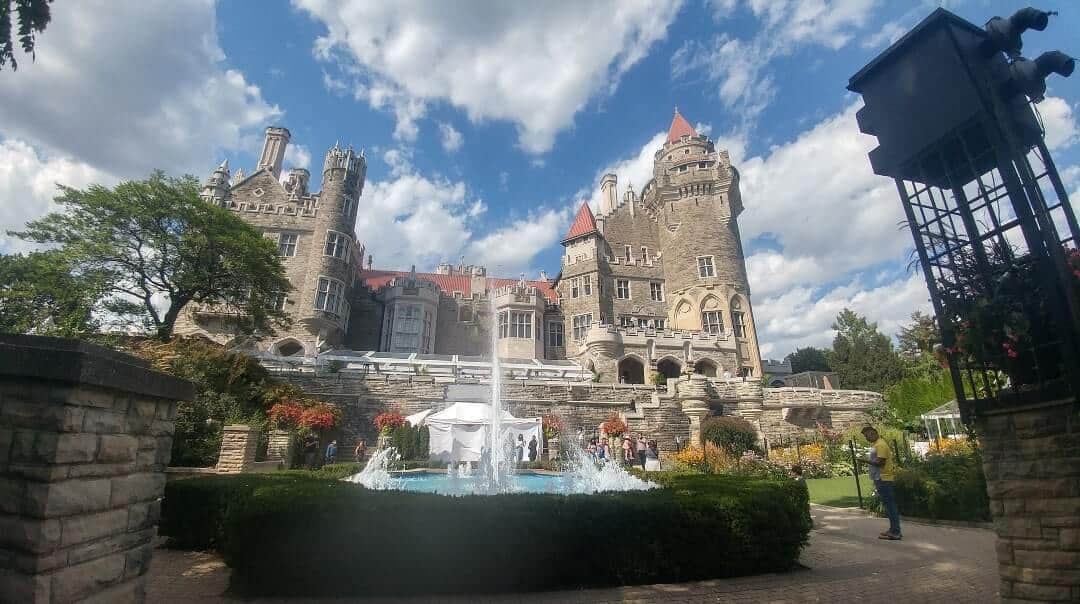 Casa Loma, castle in Toronto, garden, fountain, nature