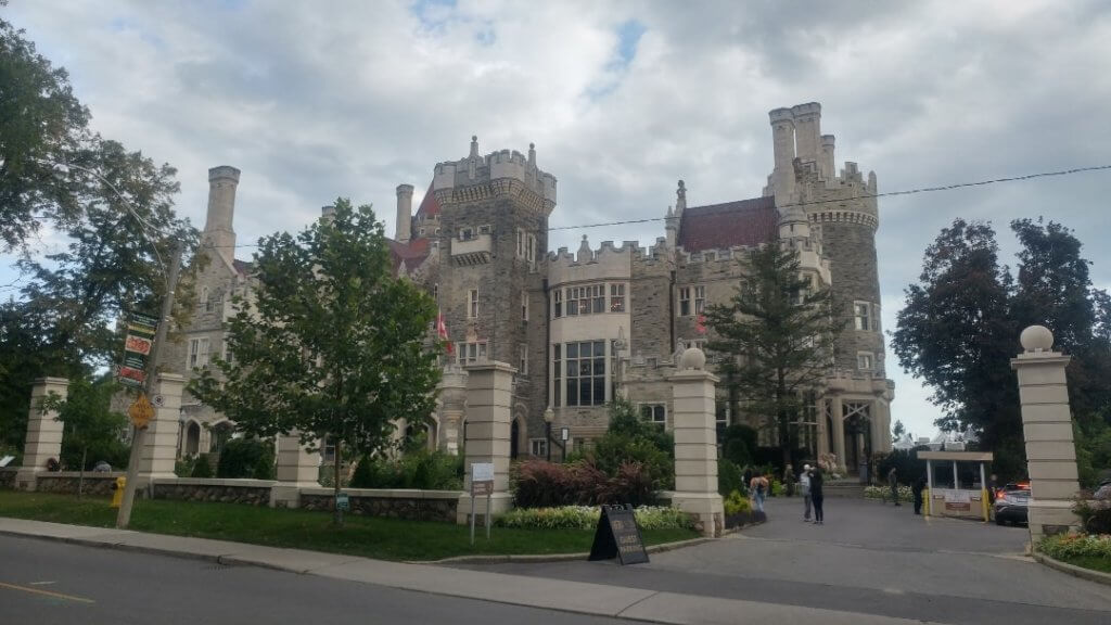 front entrance, castle, Casa Loma Toronto 