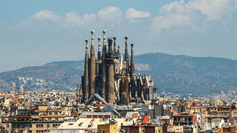 Sagrada Familia in Barcelona from the distance, visiting la Sagrada Familia tips