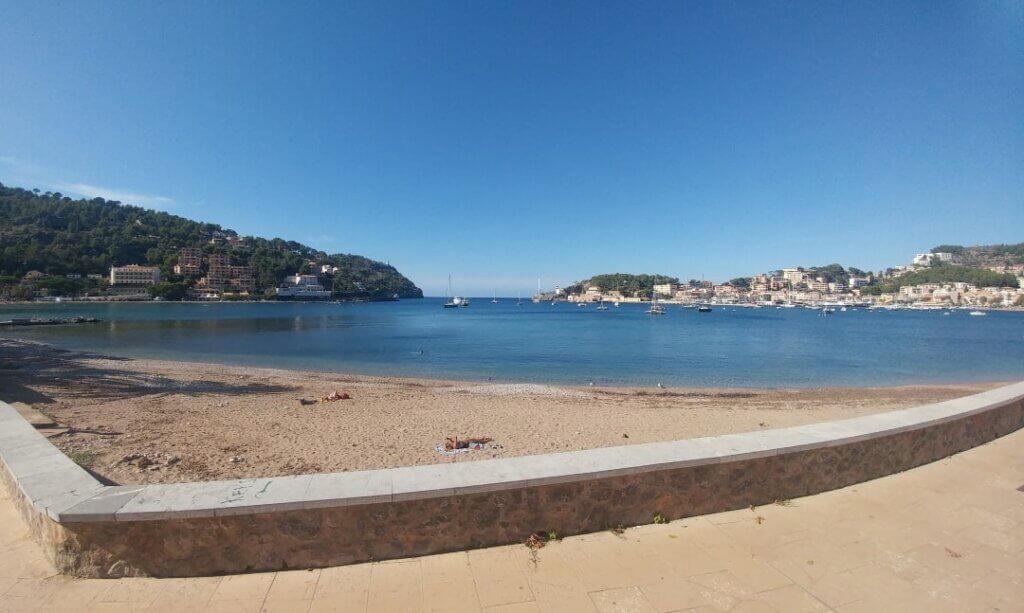 Beach time at Port de Soller,  Mallorca, summer, small town, coastal village, things to do in Port Soller