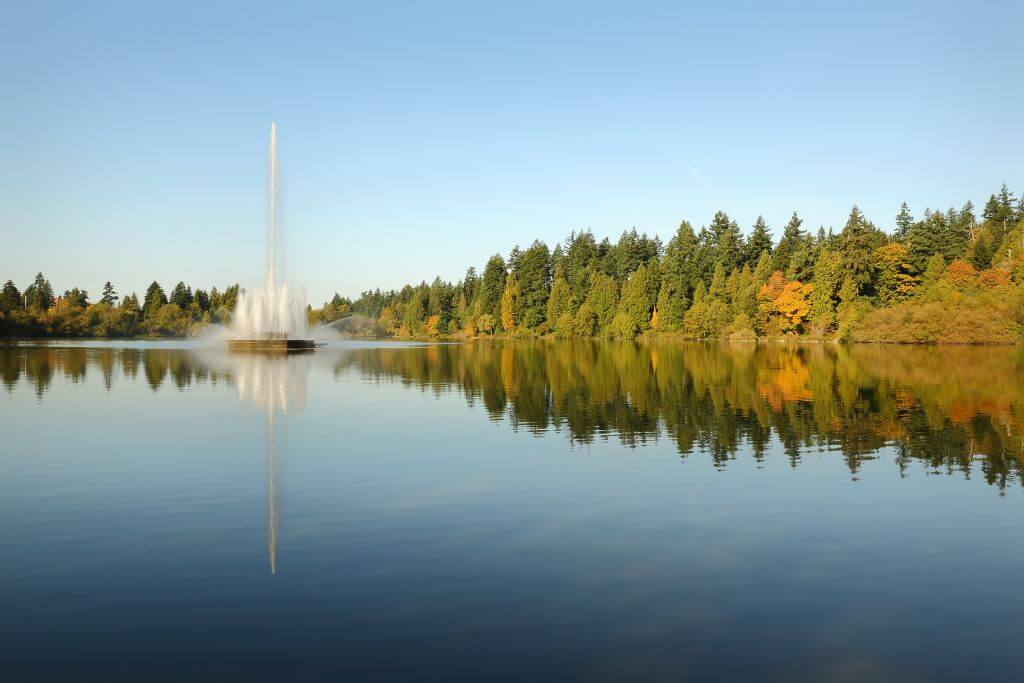 The Jubilee Fountain in the Lost Lagoon, Stanley Park, bike rentals Stanley Park 