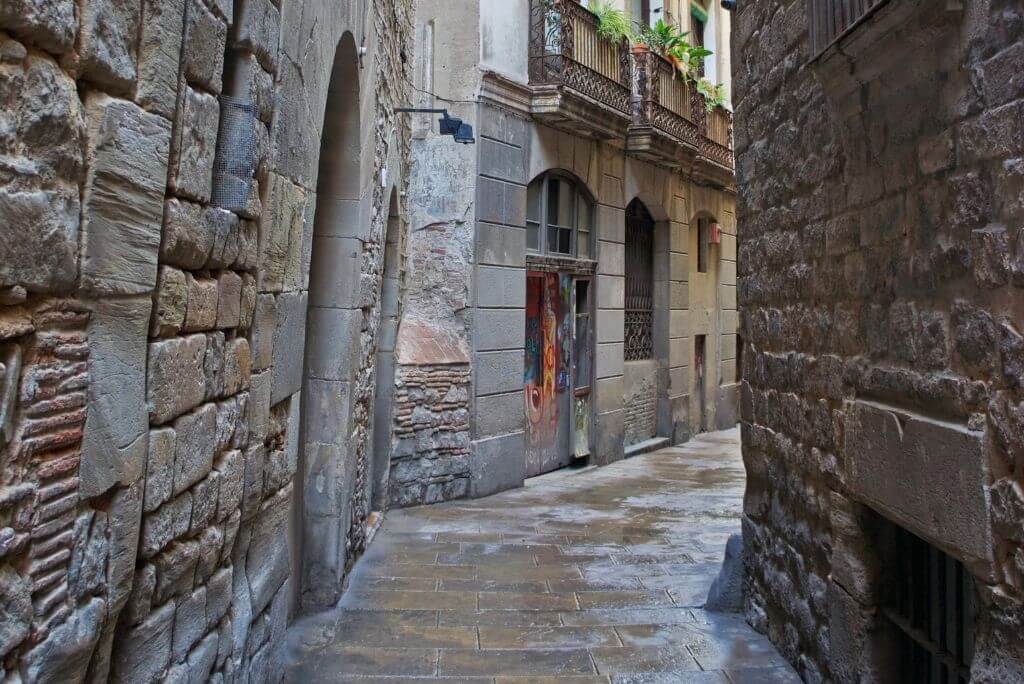 The small streets of the Gothic Quarter, Barcelona 