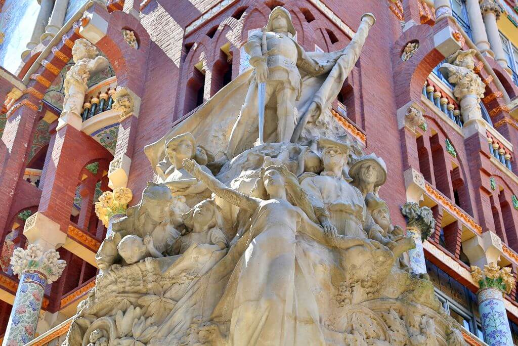 Façade detail of Palau de la Música Catalana, statue, art