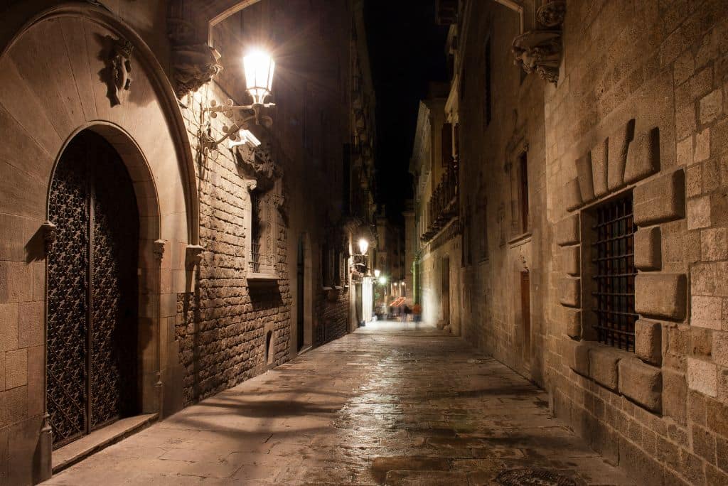 5 Best Barcelona Ghost Tours To Take