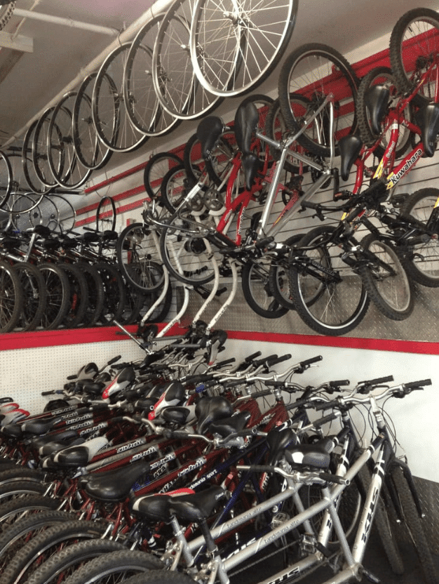 Bikes and Blades Rentals, Vancouver biking, bike rental, rent bikes Stanley Park 
