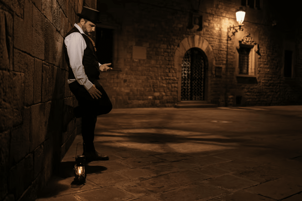 Gothic Quarter Night Walk with Storyteller, a man with a lantern, Barcelona ghost tours