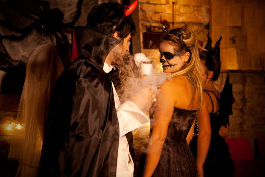 Attending a Hallowing Party is one of the things do in Barcelona in October, events Barcelona October