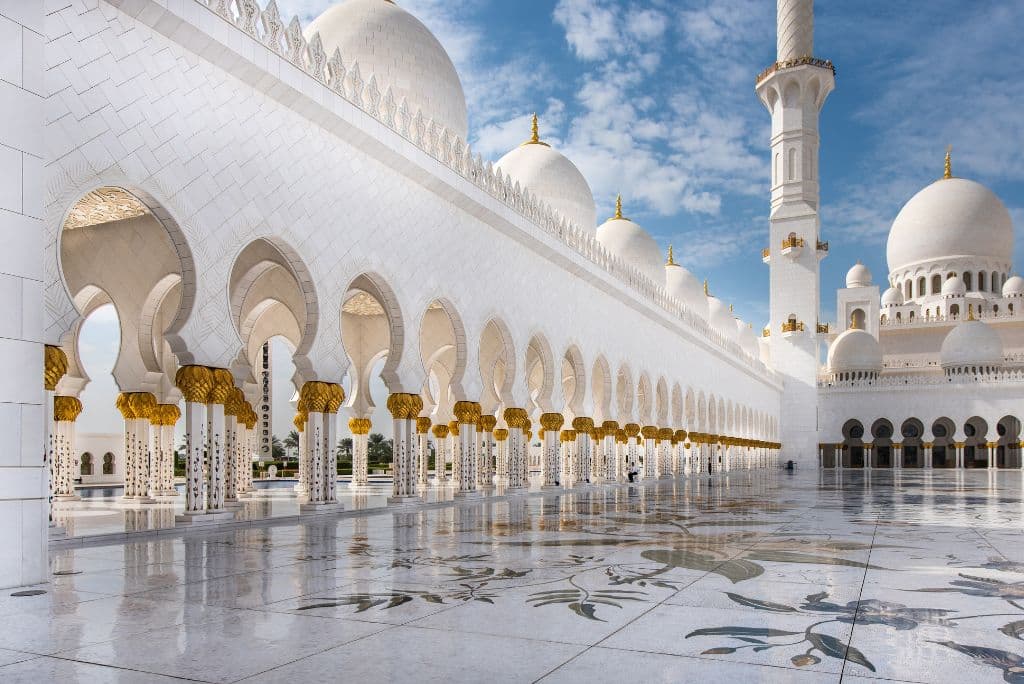 is abu dhabi worth visiting, The white mosque Abu Dhabi