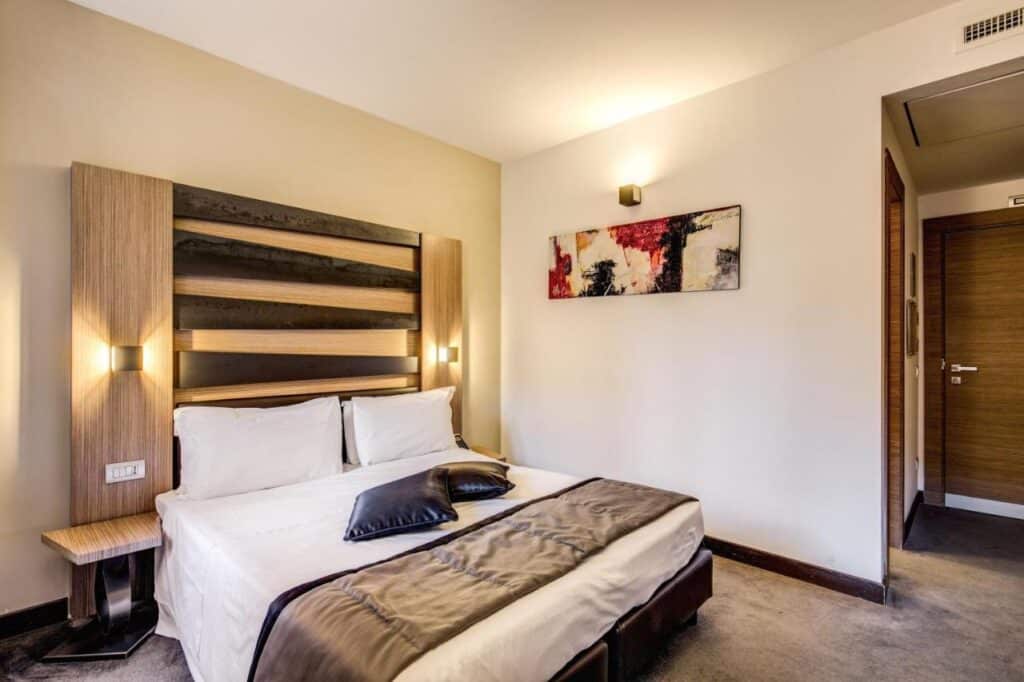 Room in Hotel Trevi - Gruppo Trevi Hotels, modern design, bed, pillows