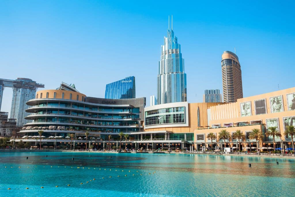 Dubai Mall, shopping in Dubai, attractions in UAE