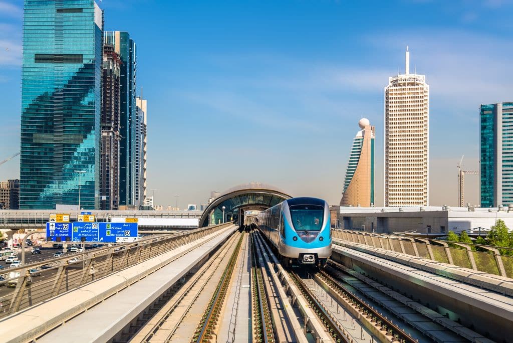 Dubai Metro Guide, subway, UAE, train