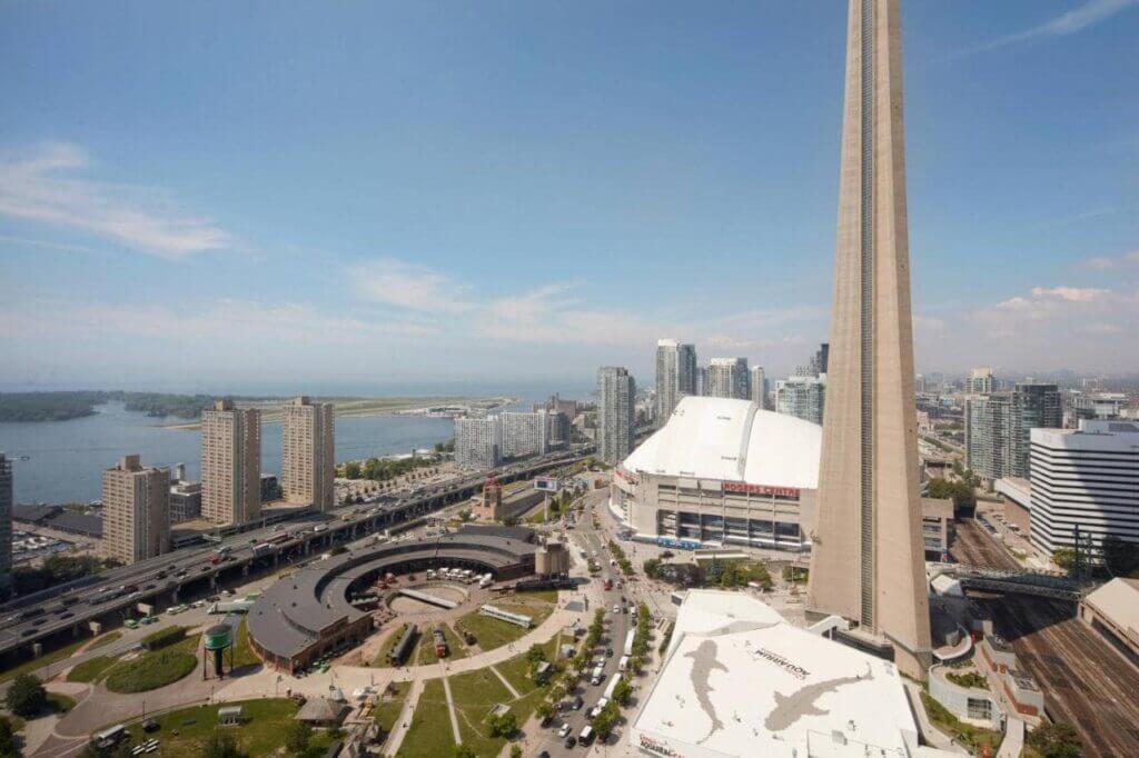 Delta Hotels by Marriott Toronto, view of the city, Ontario Lake, CN Tower