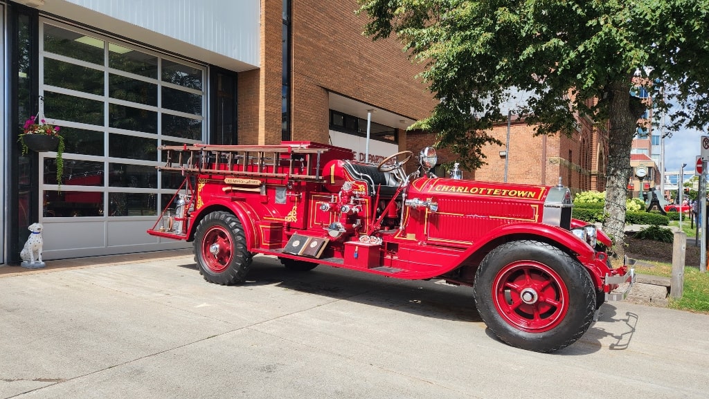 Charlottetown Fire Department, fire truck, red car