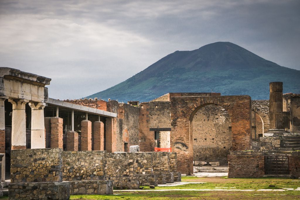 Best Day Trips From Rome To Pompeii