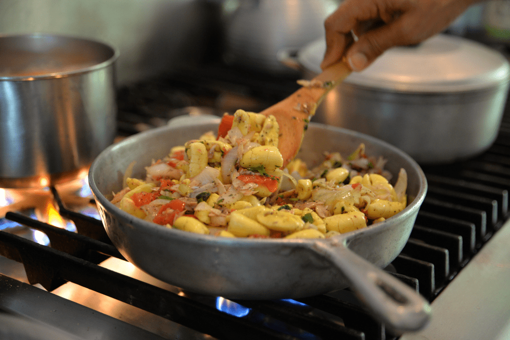 ackee and saltfish, Jamaican food, a pan with food