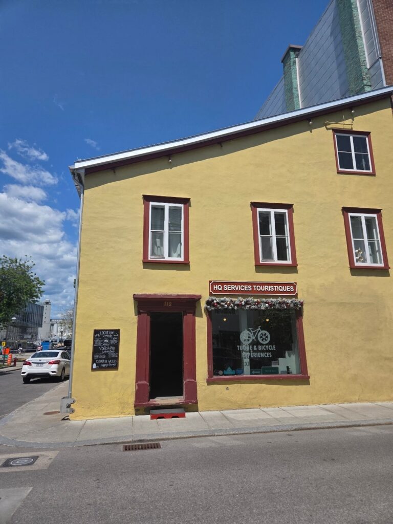 A yellow building, walking tour in Quebec City