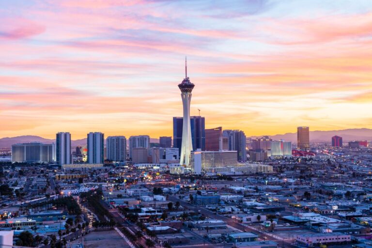 12 Mistakes Visitors Make When Visiting Las Vegas + Tips On How To Avoid Them