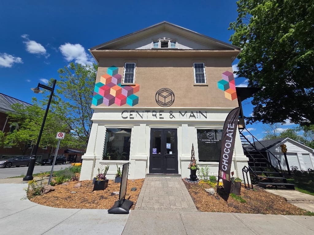 Centre & Main Chocolate, chocolate store