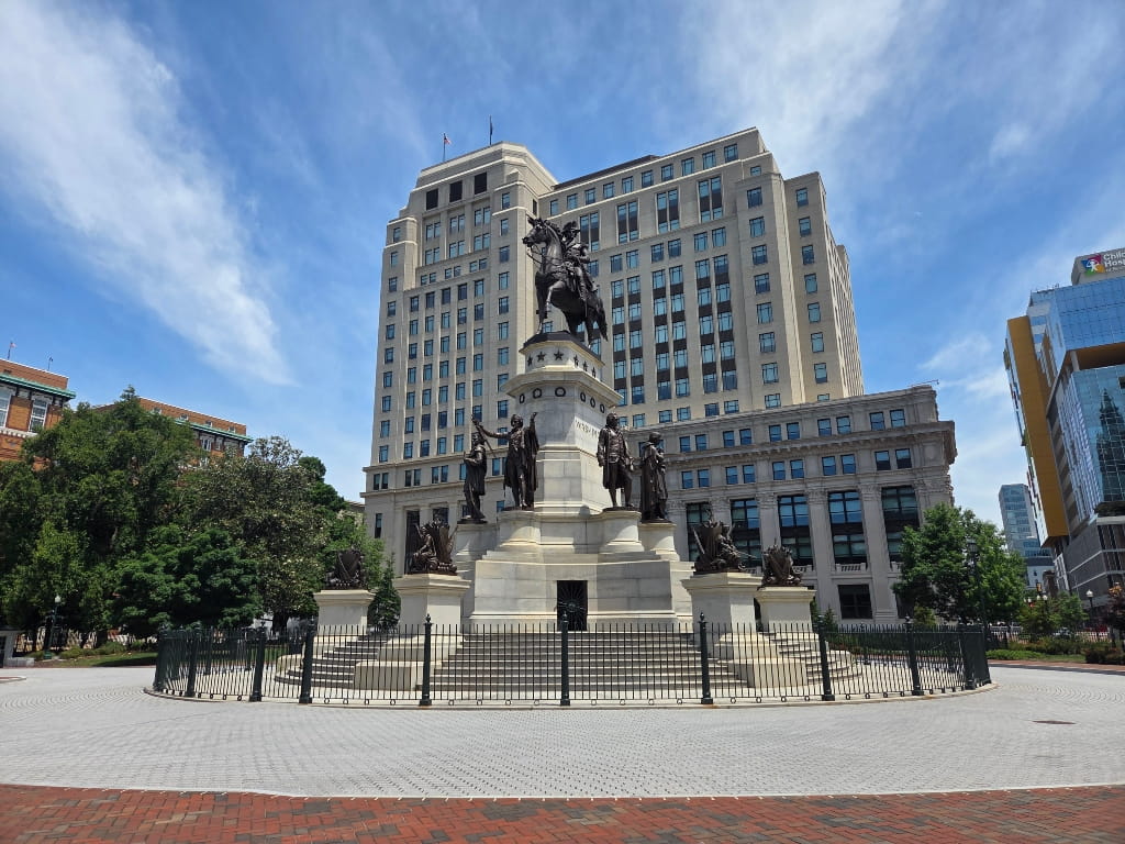 Virginia Washington Monument, statue of George Washington on a horse