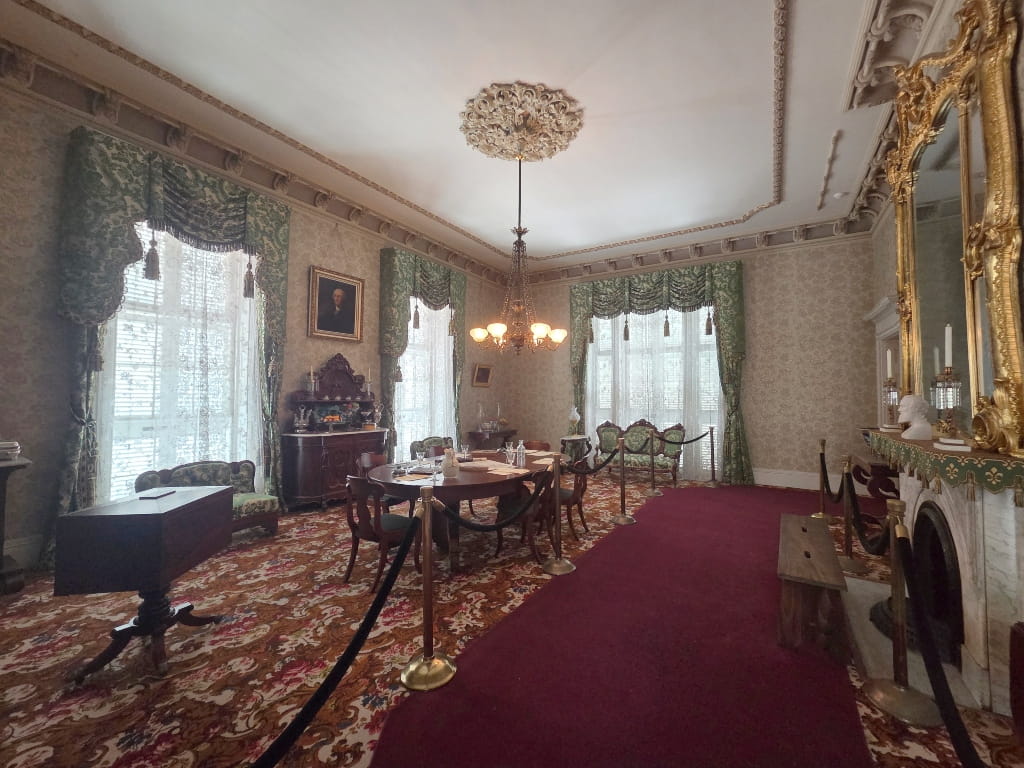 Inside one of the rooms of the White House Of The Confederacy, Things To Do In Richmond Virginia For Adults