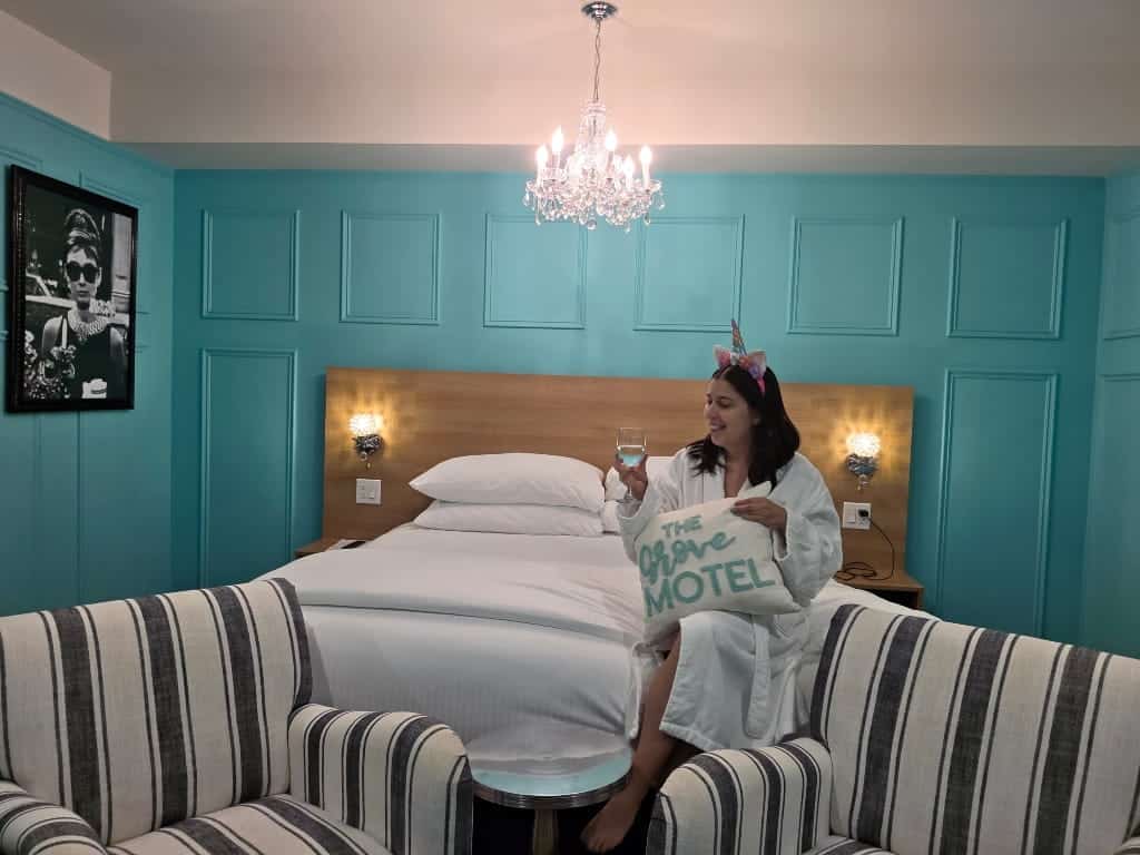 The Tiffany's inspired room in the Grove Motel, 3-Day Windsor-Essex Itinerary