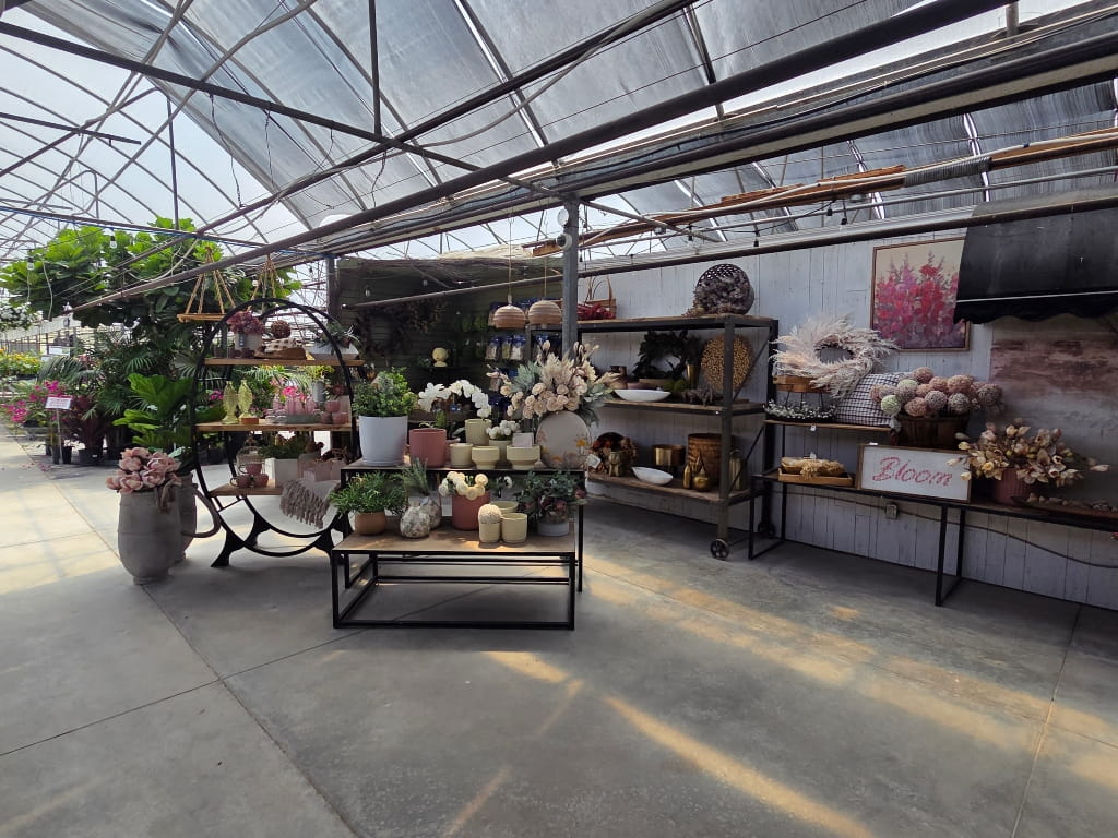 Anna’s Garden, Home & Wellness, flower shop