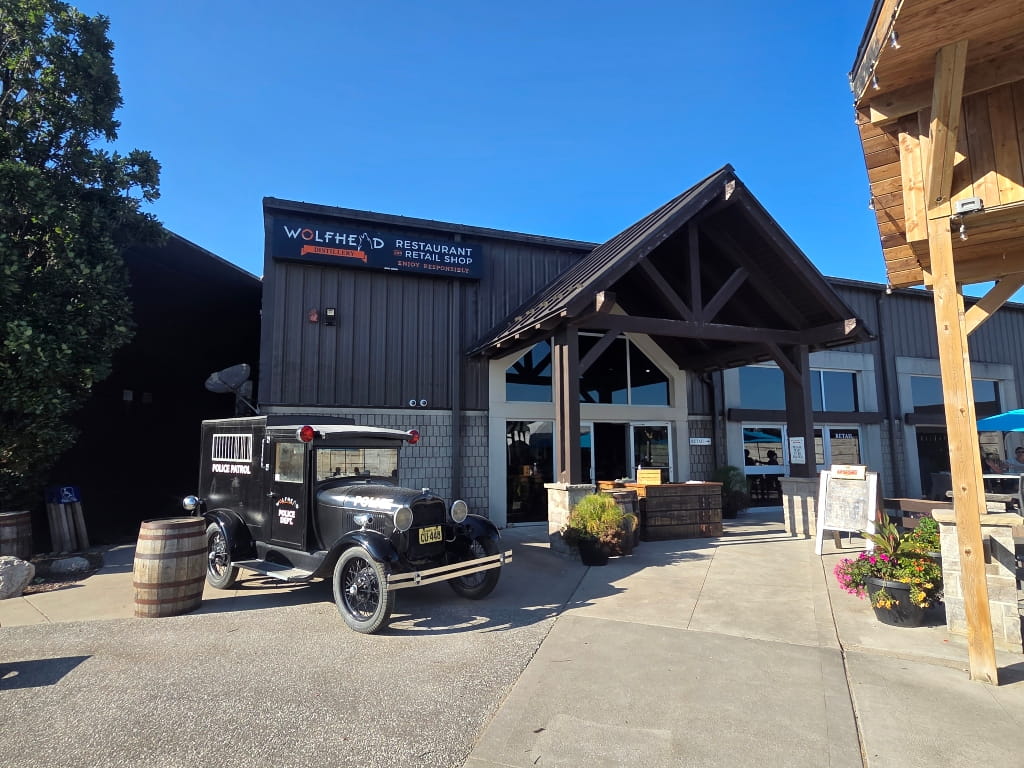 Wolfhead Distillery, restaurant, 3-Day Windsor-Essex Itinerary