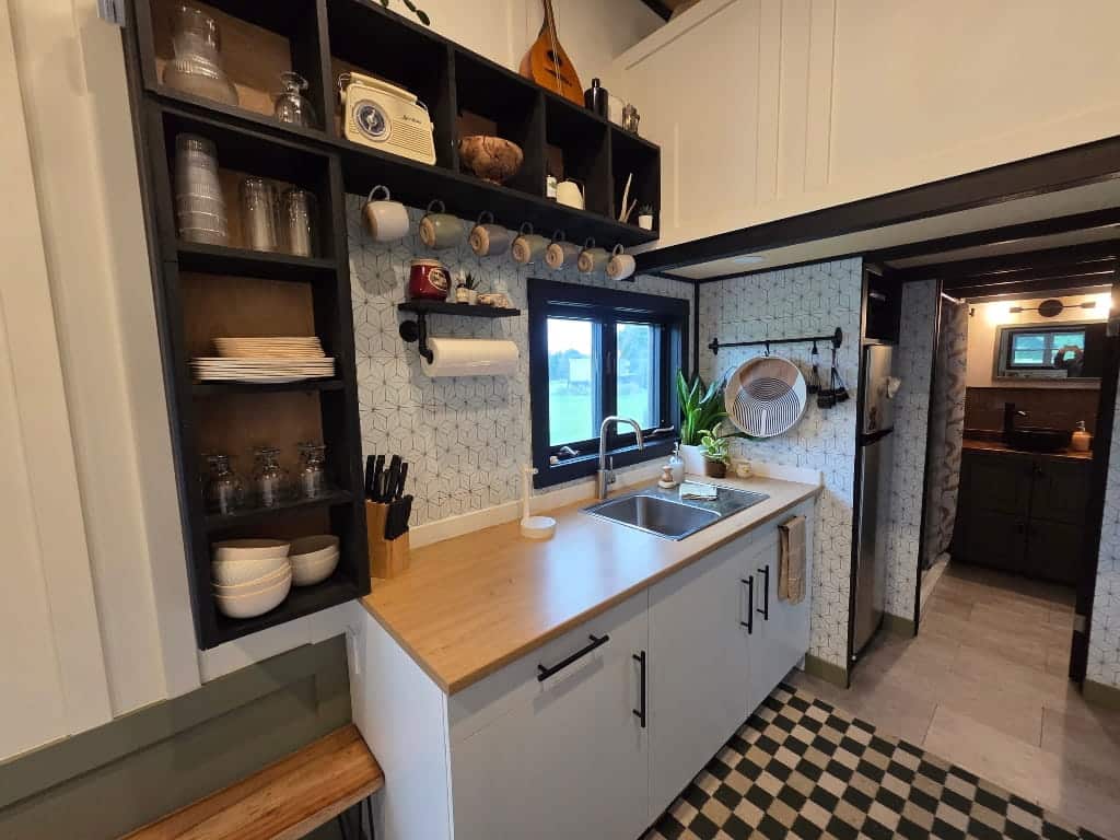The sink and cupboards area, kitchen