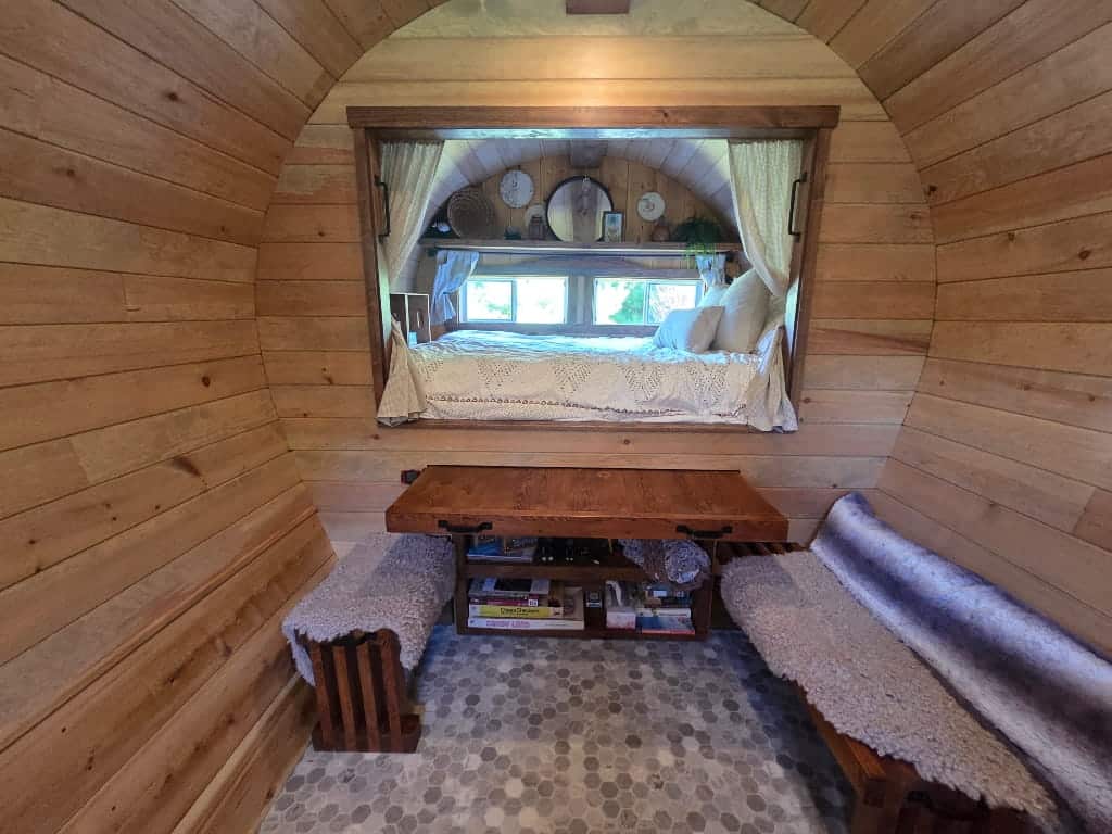 The Bedroom, queen size bed